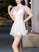 Đầm mini trắng kiểu sườn xám, tay bèo, lớp lưới mỏng, giặt máy, phù hợp nhân viên spa và đi club