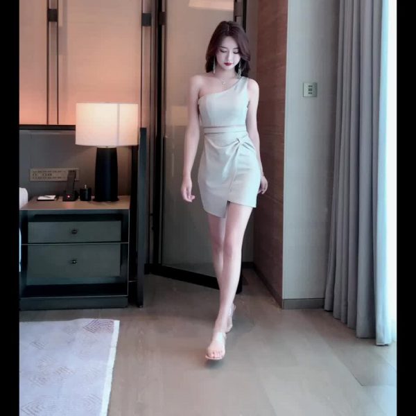 Đầm mini một vai thanh lịch, thiết kế chi tiết lưới, chất liệu polyester, dáng ngắn, khóa kéo, vạt chéo, ôm body, không kèm thắt lưng - Image 12