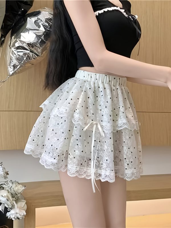 Chân váy ngắn xòe nhiều tầng nữ, chấm bi đen trắng phối ren, nơ ruy băng điều chỉnh, dễ thương, nữ tính, giặt máy