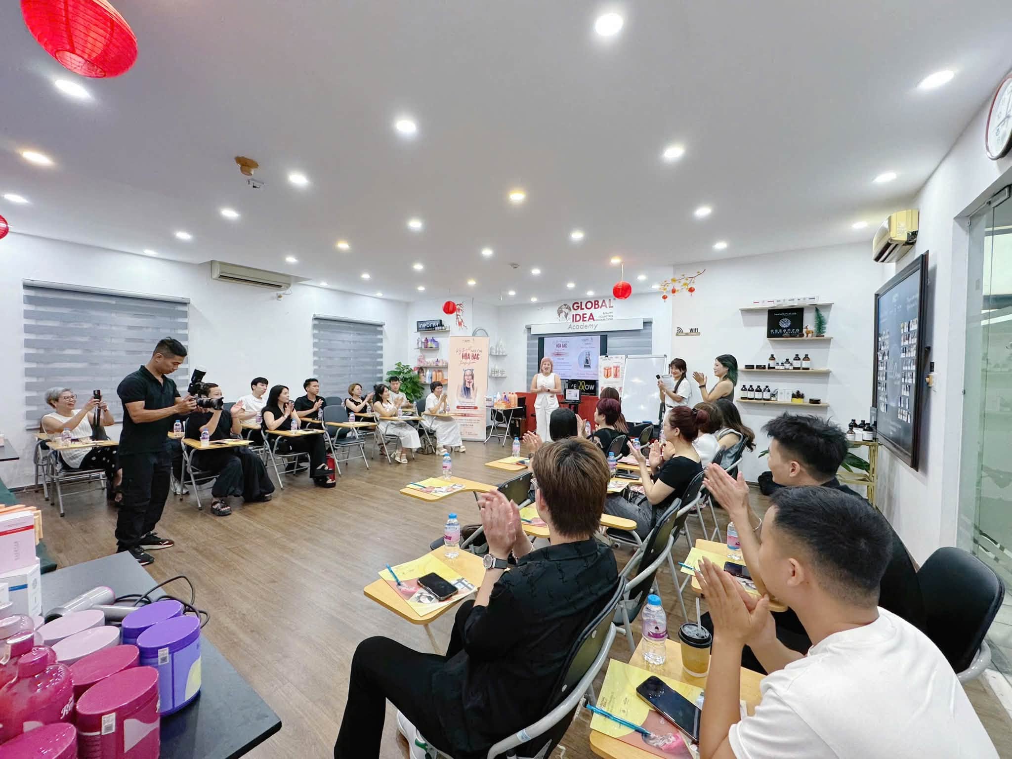 Cộng đồng salon tham gia đào tạo